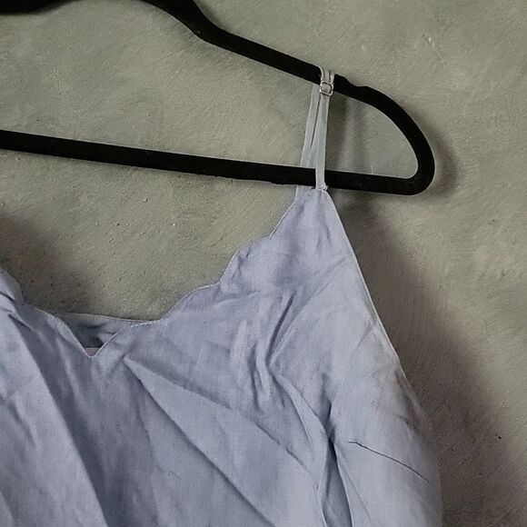 Chambray tank with scallop hem - Picture 2 of 3